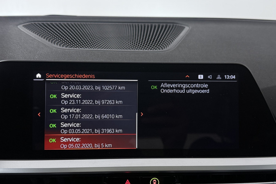 BMW 3-serie 320i Executive Edition (PANORAMADAK, SFEERVERLICHTING, PDC, DEALER ONDERHOUDEN)