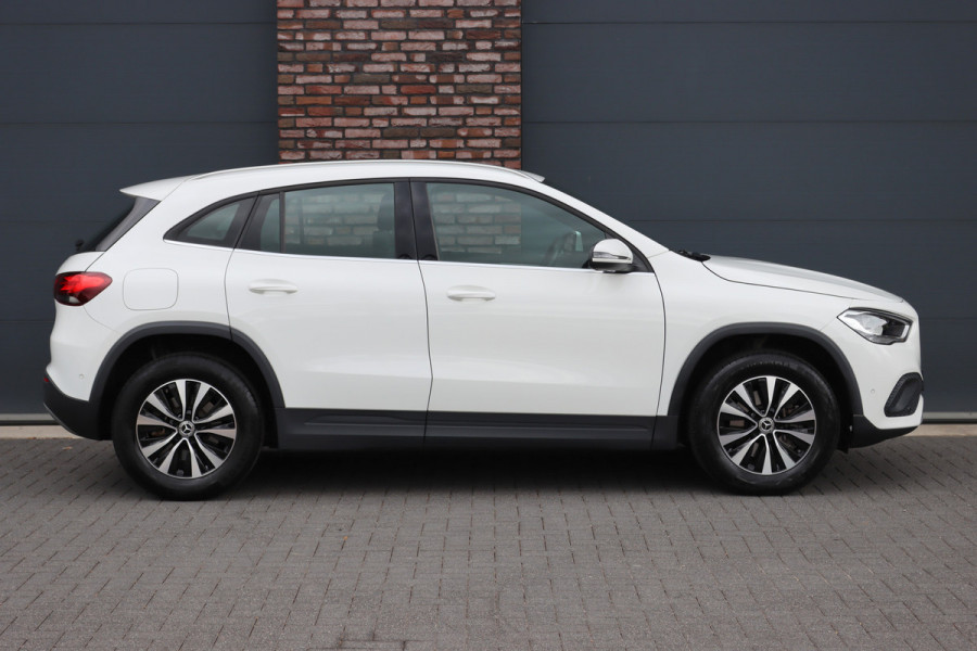 Mercedes-Benz GLA 250 e Luxury Line | Augmented Reality | Stoelverwarming | Widescreen | Zitcomfortpakket | Cruise Control | Camera | Apple Carplay/Android Auto |