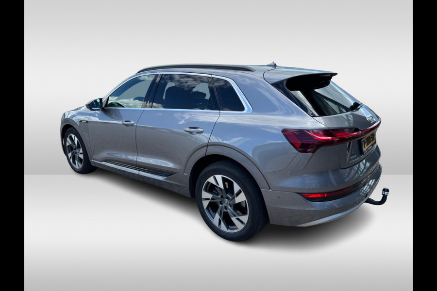 Audi e-tron e-tron 55 quattro advanced Pro Line Plus 95 kWh / Trekhaak / 360Camera / Luchtvering / Keyless / 20'' / CarPlay / Stoelverwarming / Dodehoek / DAB / ACC