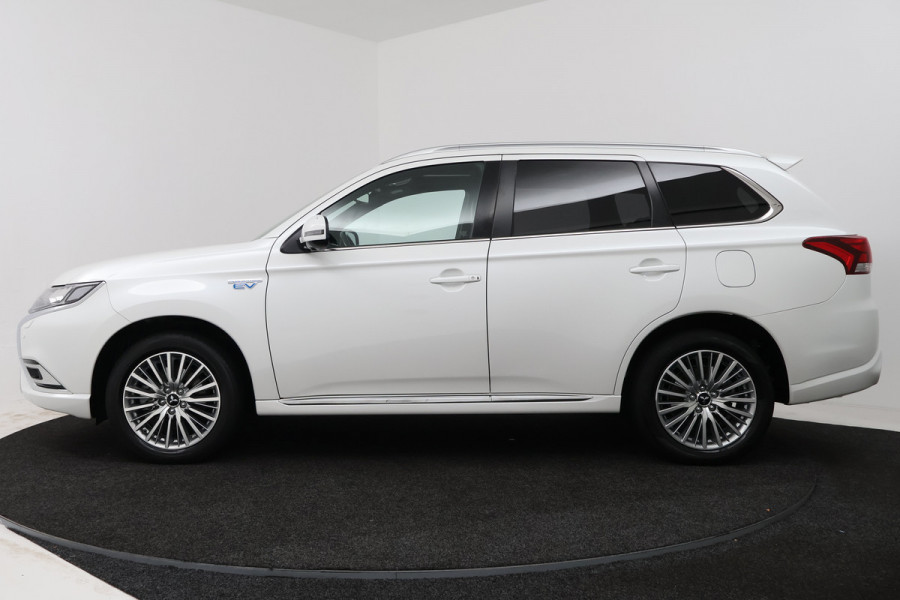 Mitsubishi Outlander 2.4 PHEV Instyle (PANORAMADAK, STUUR-/STOELVERWARMING, 360 CAMERA, LEDER, STUURBEDIENING)