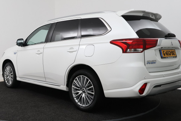 Mitsubishi Outlander 2.4 PHEV Instyle (PANORAMADAK, STUUR-/STOELVERWARMING, 360 CAMERA, LEDER, STUURBEDIENING)