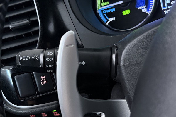 Mitsubishi Outlander 2.4 PHEV Instyle (PANORAMADAK, STUUR-/STOELVERWARMING, 360 CAMERA, LEDER, STUURBEDIENING)
