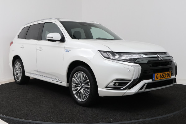 Mitsubishi Outlander 2.4 PHEV Instyle (PANORAMADAK, STUUR-/STOELVERWARMING, 360 CAMERA, LEDER, STUURBEDIENING)