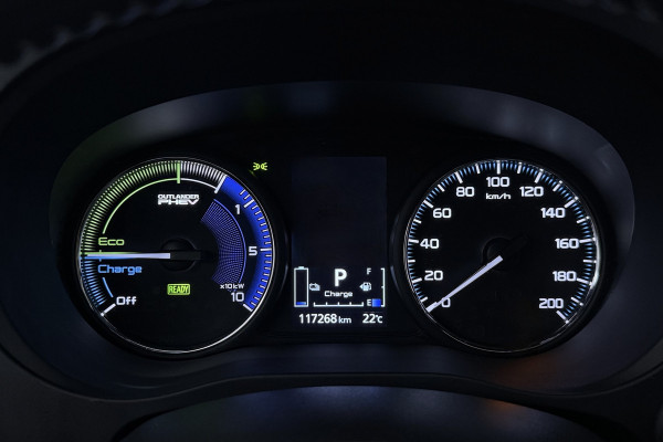 Mitsubishi Outlander 2.4 PHEV Instyle (PANORAMADAK, STUUR-/STOELVERWARMING, 360 CAMERA, LEDER, STUURBEDIENING)