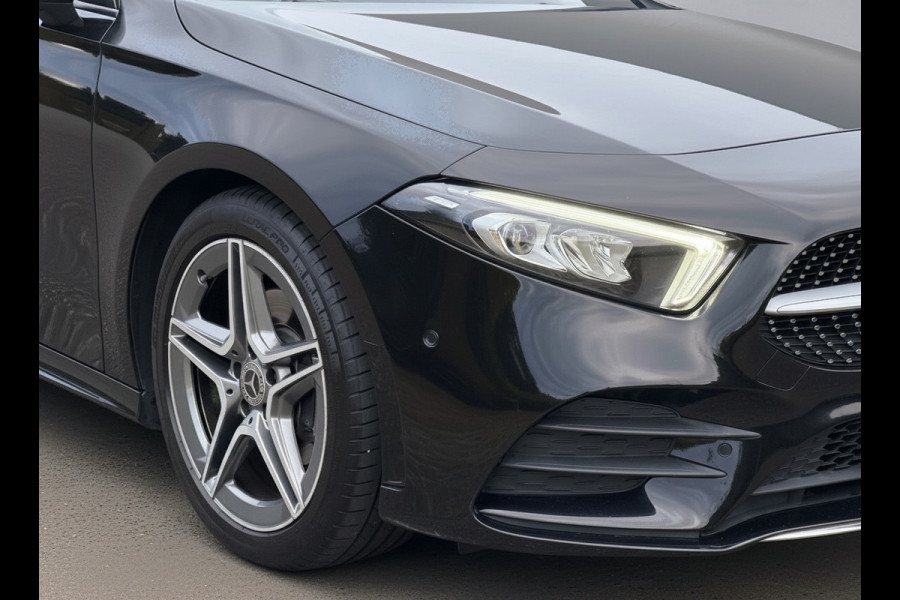 Mercedes-Benz A-Klasse 200 Business Solution AMG styling, burmester, achteruitrijcamera, sfeerverlichting, stoelverwarming,