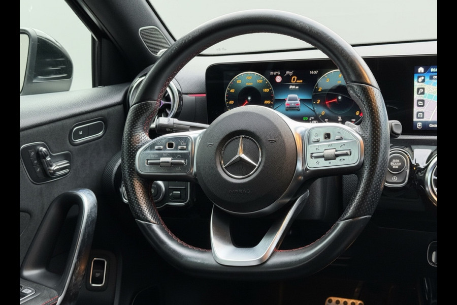 Mercedes-Benz A-Klasse 200 Business Solution AMG styling, burmester, achteruitrijcamera, sfeerverlichting, stoelverwarming,