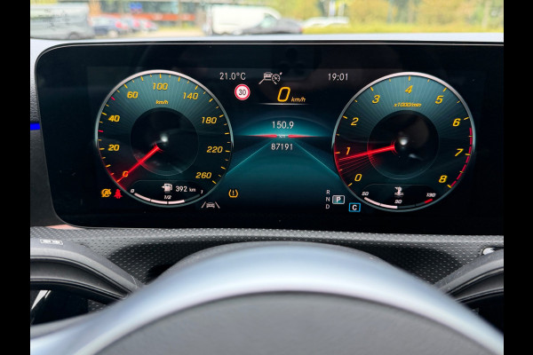 Mercedes-Benz A-Klasse 200 Business Solution AMG styling, burmester, achteruitrijcamera, sfeerverlichting, stoelverwarming,