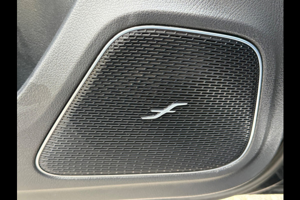 Mercedes-Benz A-Klasse 200 Business Solution AMG styling, burmester, achteruitrijcamera, sfeerverlichting, stoelverwarming,