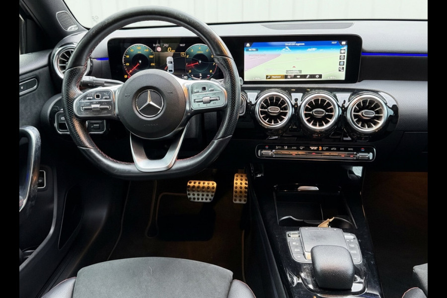 Mercedes-Benz A-Klasse 200 Business Solution AMG styling, burmester, achteruitrijcamera, sfeerverlichting, stoelverwarming,