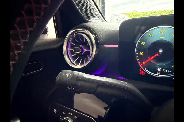 Mercedes-Benz A-Klasse 200 Business Solution AMG styling, burmester, achteruitrijcamera, sfeerverlichting, stoelverwarming,