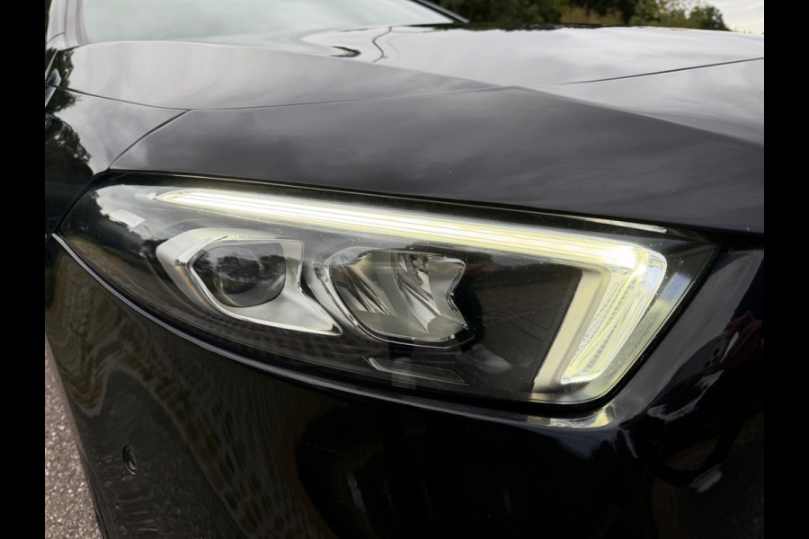 Mercedes-Benz A-Klasse 200 Business Solution AMG styling, burmester, achteruitrijcamera, sfeerverlichting, stoelverwarming,