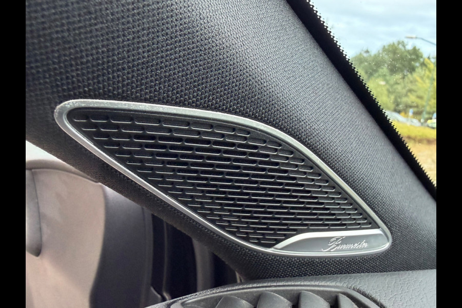 Mercedes-Benz A-Klasse 200 Business Solution AMG styling, burmester, achteruitrijcamera, sfeerverlichting, stoelverwarming,