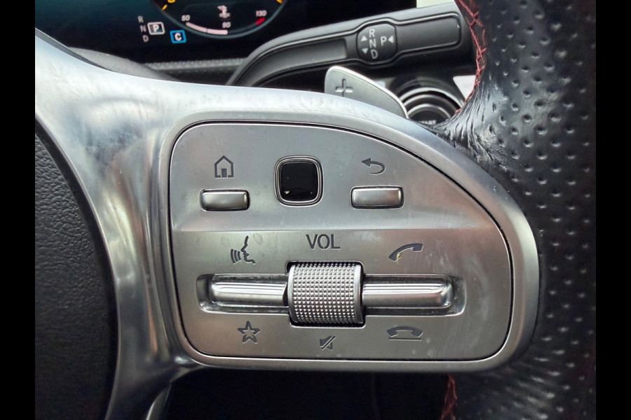 Mercedes-Benz A-Klasse 200 Business Solution AMG styling, burmester, achteruitrijcamera, sfeerverlichting, stoelverwarming,