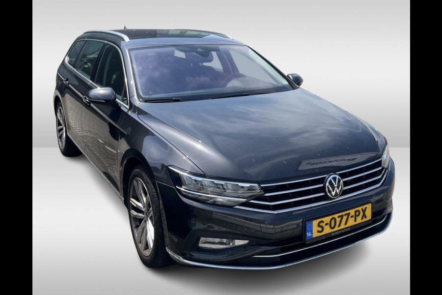 Volkswagen Passat Variant 1.5 TSI R-Line Business + / Camera / CarPlay / Leder&Alcantara / 18'' / Stoelverwarming / Dodehoek / DAB / ACC