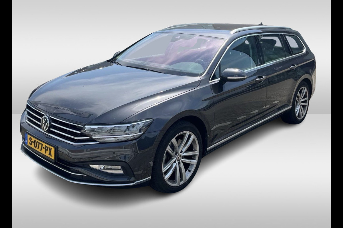 Volkswagen Passat Variant 1.5 TSI R-Line Business + / Camera / CarPlay / Leder&Alcantara / 18'' / Stoelverwarming / Dodehoek / DAB / ACC