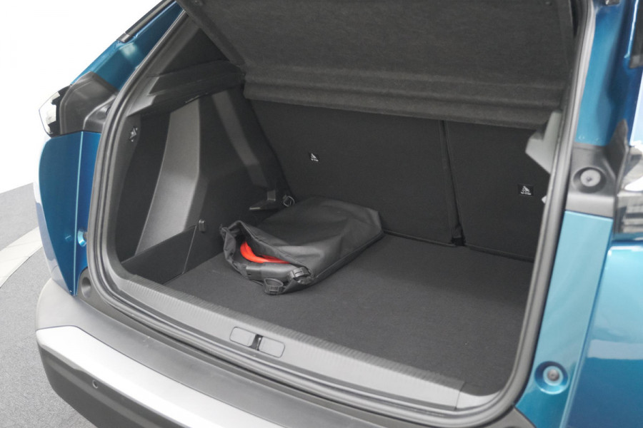 Peugeot e-2008 EV Allure 54 kWh | SOH 97,4% | 11 KW Lader | Apple Carplay | Parkeersensoren