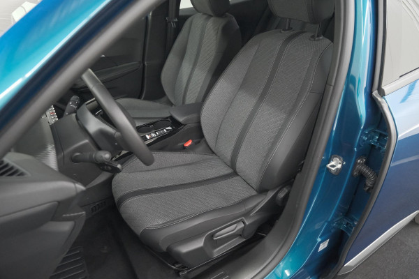 Peugeot e-2008 EV Allure 54 kWh | SOH 97,4% | 11 KW Lader | Apple Carplay | Parkeersensoren