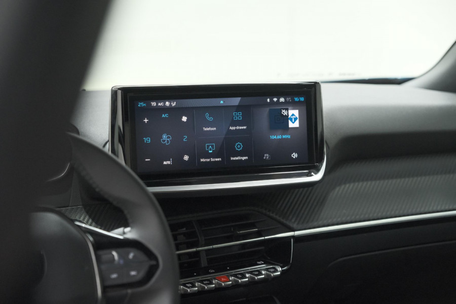 Peugeot e-2008 EV Allure 54 kWh | SOH 97,4% | 11 KW Lader | Apple Carplay | Parkeersensoren