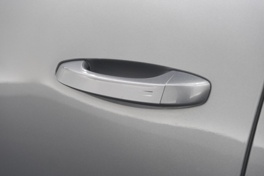 Peugeot 5008 1.2 Hybrid 136 Allure 7p | Camera | Apple CarPlay | Airco Separaat Achter | Keyless Entry