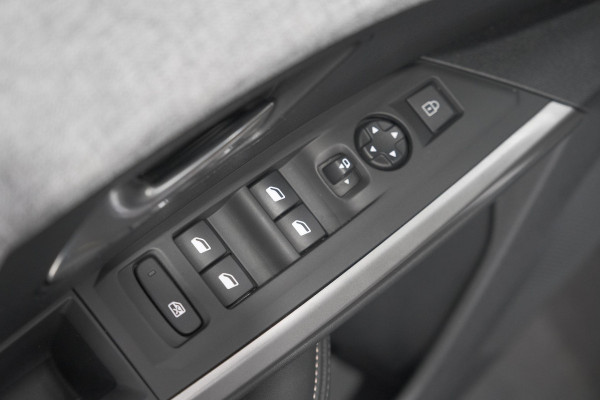 Peugeot 5008 1.2 Hybrid 136 Allure 7p | Camera | Apple CarPlay | Airco Separaat Achter | Keyless Entry