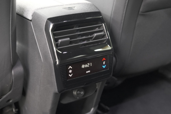 Peugeot 5008 1.2 Hybrid 136 Allure 7p | Camera | Apple CarPlay | Airco Separaat Achter | Keyless Entry
