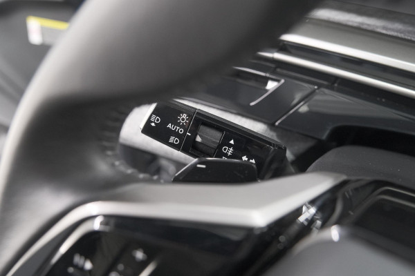 Peugeot 5008 1.2 Hybrid 136 Allure 7p | Camera | Apple CarPlay | Airco Separaat Achter | Keyless Entry