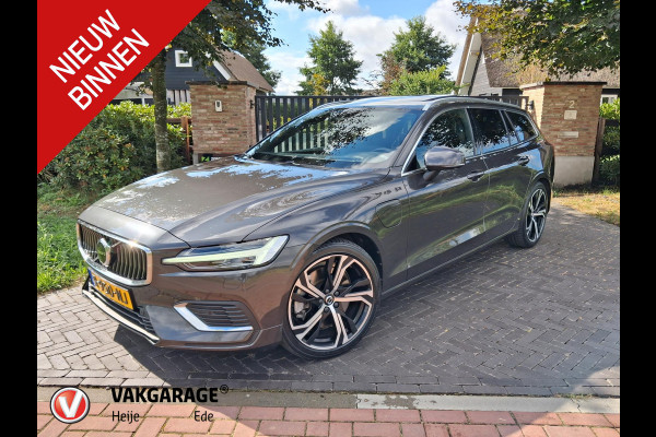 Volvo V60 2.0 T8 Plug-in hybrid AWD Ultimate Bright | Panoramadak | Trekhaak | Harman Kardon | NL-Auto | 455PK |