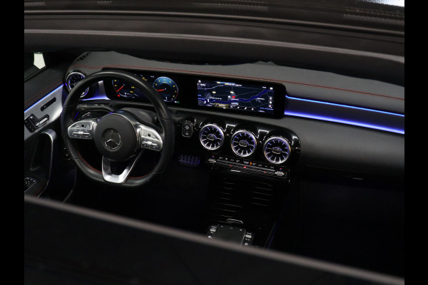 Mercedes-Benz CLA-Klasse 200 Business Solution AMG [SCHUIFKANTELDAK, AMG PAKKET, APPLE CARPLAY, ANDROID, WIDESCREEN COCKPIT, STOELVERWARMING, CAMERA, SFEERVERLICHTING, MULTIBEAM LED, PDC V+A, CRUISE CONTROL, NAVIGATIE, KEYLESS, CLIMATE CONTRO