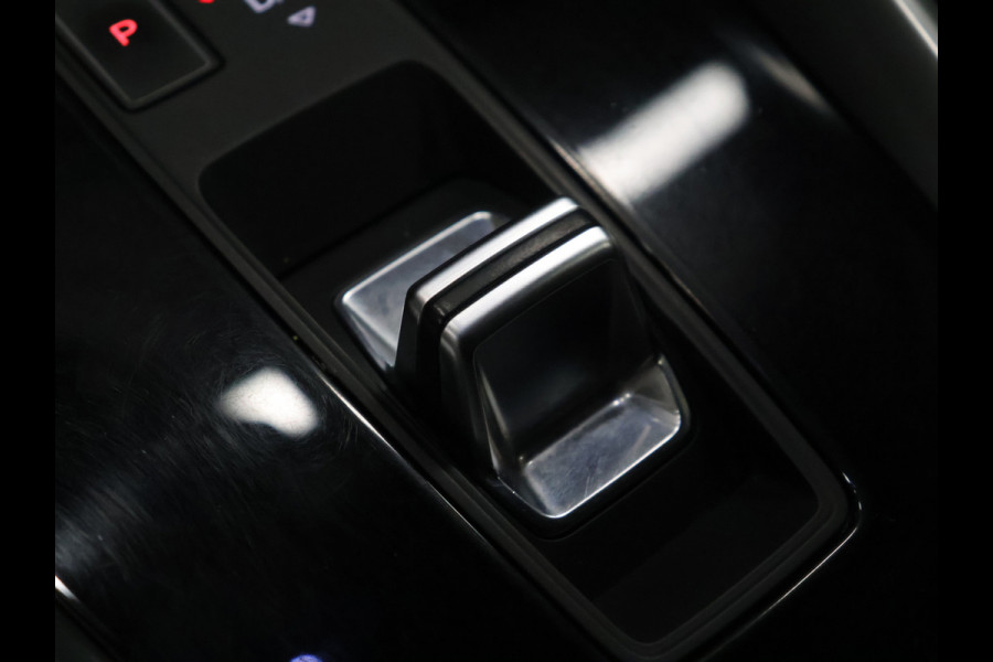 Audi A3 Limousine 35 TFSI Business edition [ADAPTIVE CRUISE, APPLE CARPLAY, TREKHAAK AFNEEMBAAR, ANDROID, VIRTUAL COCKPIT, FULL LED, GROOT NAVIGATIE, DRAADLOOS OPLADEN, SPORTSTOELEN, SPORTONDERSTEL, LANE ASSIST, PDC ACHTER, CLIMATE CO