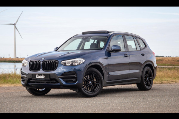 BMW X3 xDrive30e Executive BLACK LINE / PANORAMA DAK / CARPLAY / LEER / STOELVERWARMING / CAMERA