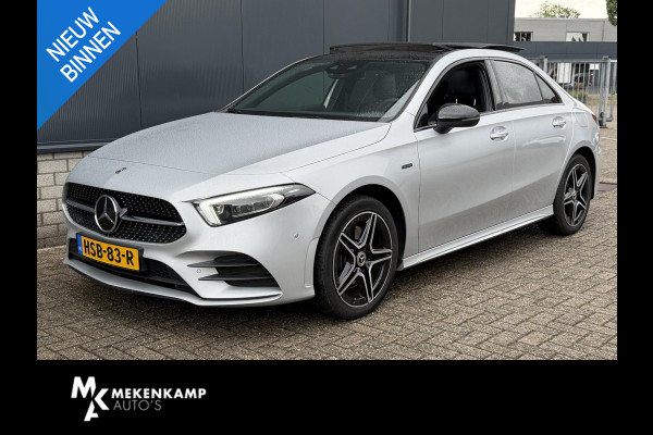 Mercedes-Benz A-Klasse 250 e AMG Line 18''/SOH 100%/Panoramadak/Memory L&R/Trekhaak/Dodehoek/Keyless/Adaptieve cruise/Alarm/Sfeerverlichting/Camera/Apple Carplay & Android Auto