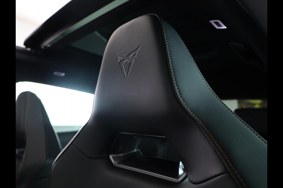 CUPRA Formentor 1.4 e-Hybrid VZ Performance 245pk | SOH 94,9% | Panoramadak | 19 inch Lichtmetalen velgen | Dode hoek detectie | Adaptieve cruise controle