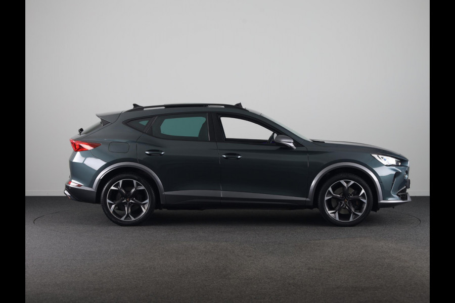 CUPRA Formentor 1.4 e-Hybrid VZ Performance 245pk | SOH 94,9% | Panoramadak | 19 inch Lichtmetalen velgen | Dode hoek detectie | Adaptieve cruise controle