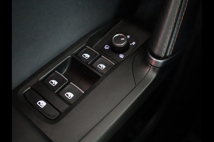 CUPRA Formentor 1.4 e-Hybrid VZ Performance 245pk | SOH 94,9% | Panoramadak | 19 inch Lichtmetalen velgen | Dode hoek detectie | Adaptieve cruise controle