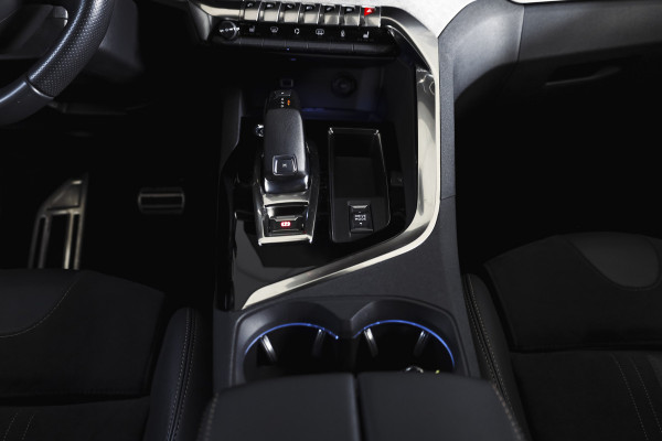 Peugeot 3008 1.2 PureTech Blue Lease GT 131 PK | black pakket | S/K-Panodak | Dig. Cockpit | Adapt. Cruise | Stoelverw. | PDC | Camera | NAV + App. Connect | ECC | Elek. Klep | LM 19" |