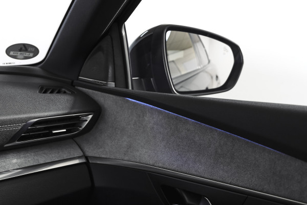Peugeot 3008 1.2 PureTech Blue Lease GT 131 PK | black pakket | S/K-Panodak | Dig. Cockpit | Adapt. Cruise | Stoelverw. | PDC | Camera | NAV + App. Connect | ECC | Elek. Klep | LM 19" |