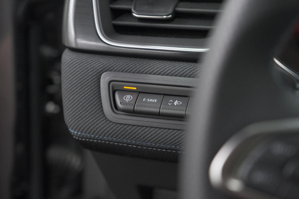 Renault Captur 1.8 E-Tech full hybrid 160 esprit Alpine | 360 Camera | Dodehoekdetectie | Adaptieve Cruise Control | Navigatie