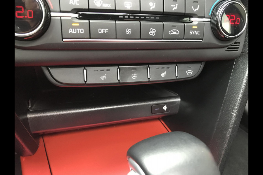 Kia ProCeed 1.6 GT Panoramadak / verwarmde voorruit 204pk