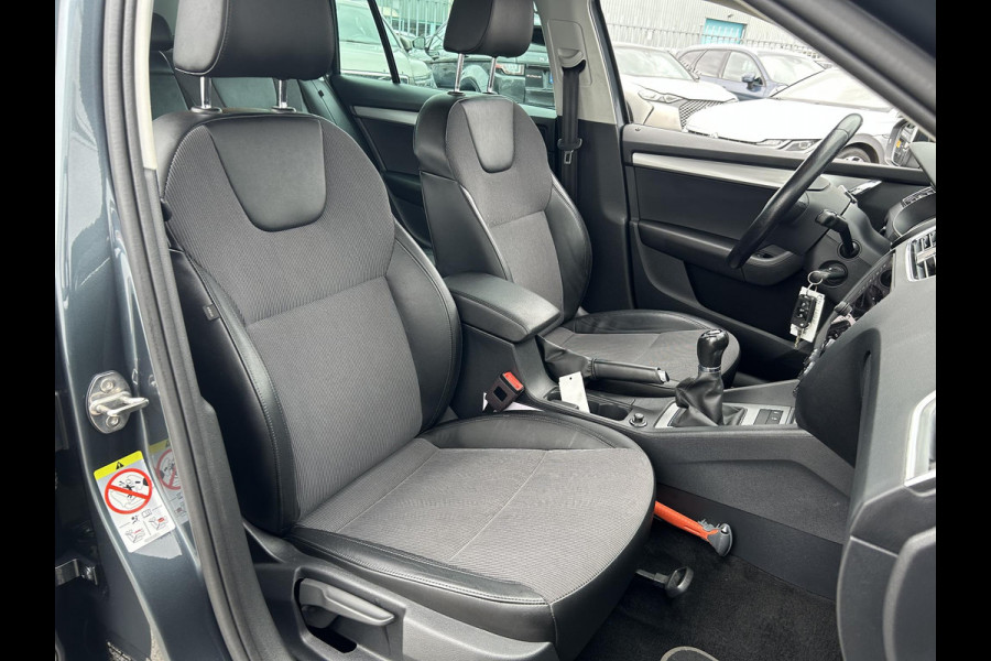Škoda Octavia Combi 1.0 TSI 115PK Greentech Business Edition NL-AUTO | NAVI | LEDER