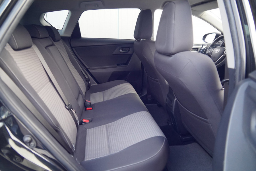 Toyota Auris 1.8 Hybrid Business Plus / 90dkm NAP / Navi / Cruise / Fietsenhaak / Climate Control