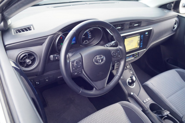 Toyota Auris 1.8 Hybrid Business Plus / 90dkm NAP / Navi / Cruise / Fietsenhaak / Climate Control