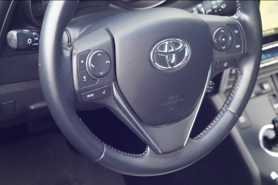 Toyota Auris 1.8 Hybrid Business Plus / 90dkm NAP / Navi / Cruise / Fietsenhaak / Climate Control