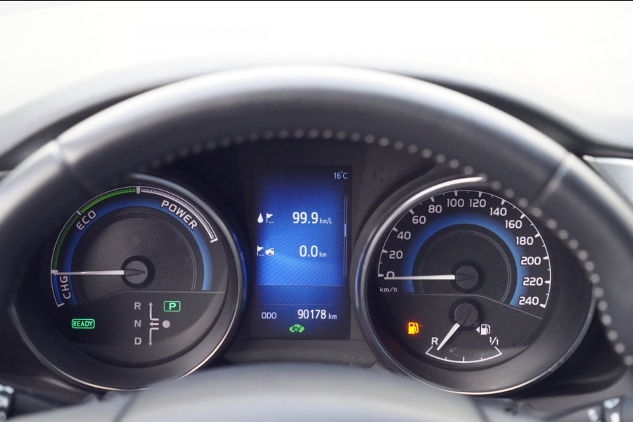 Toyota Auris 1.8 Hybrid Business Plus / 90dkm NAP / Navi / Cruise / Fietsenhaak / Climate Control