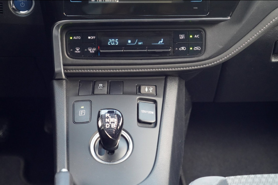 Toyota Auris 1.8 Hybrid Business Plus / 90dkm NAP / Navi / Cruise / Fietsenhaak / Climate Control