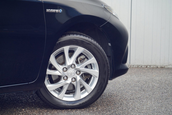 Toyota Auris 1.8 Hybrid Business Plus / 90dkm NAP / Navi / Cruise / Fietsenhaak / Climate Control