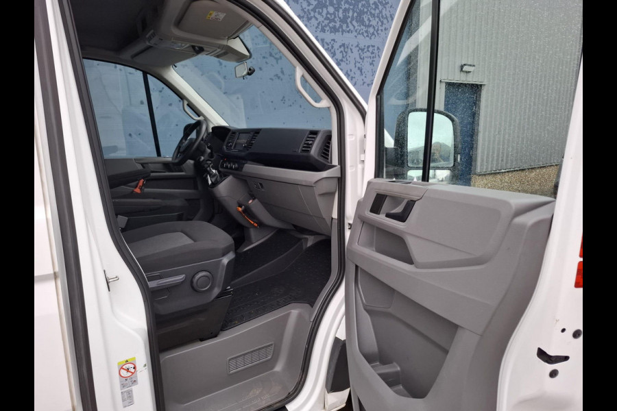 Volkswagen Crafter 35 2.0 TDI L3H3 EL Highline AIRCO / CRUISE CONTROLE / TREKHAAK / NAVI / CARPLAY