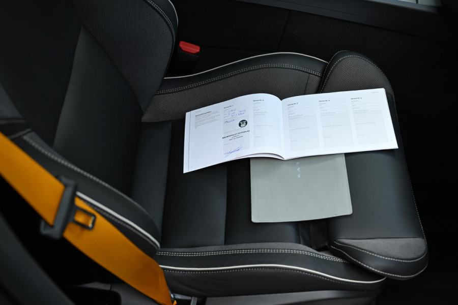 Volvo XC60 2.0 T8 AWD Polestar Engineered HEICO B&W Pano