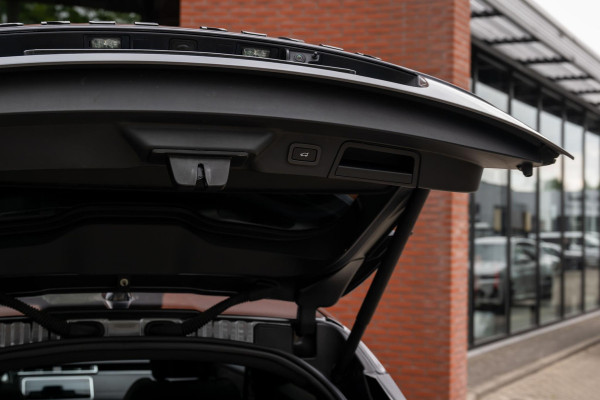 Land Rover Range Rover Velar 2.0 P300 Turbo AWD R-Dynamic SE ACC Stoelvent. HuD