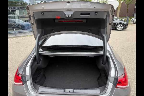 Mercedes-Benz CLA-Klasse 250 e Business Solution AMG AMG | COMPLEET ONDERHOUDEN | SFEERVERLICHTING | STOELVERWARMING | ACHTERUITRIJCAMERA | RIJKLAARPRIJS | 12 MND BOVAG GARANTIE