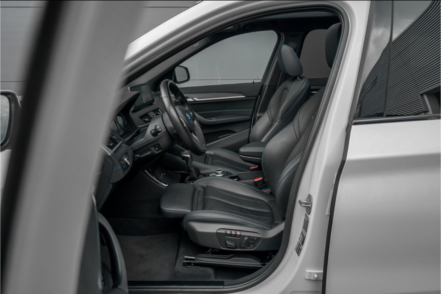 BMW X1 xDrive25e M-Sport Pano ACC Trekhaak SOH 90% 19"